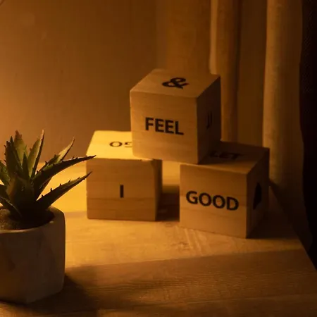 Cozy In Center With Private Parking! アパート