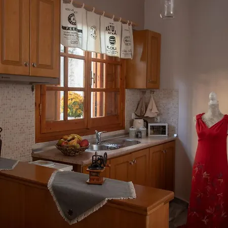 Cozy In Center With Private Parking! * Tríkala