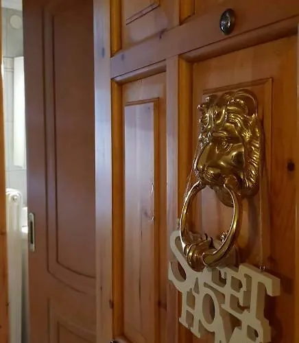 Apartamento Cozy In Center With Private Parking!