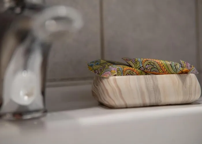 Cozy In Center With Private Parking! Apartamento