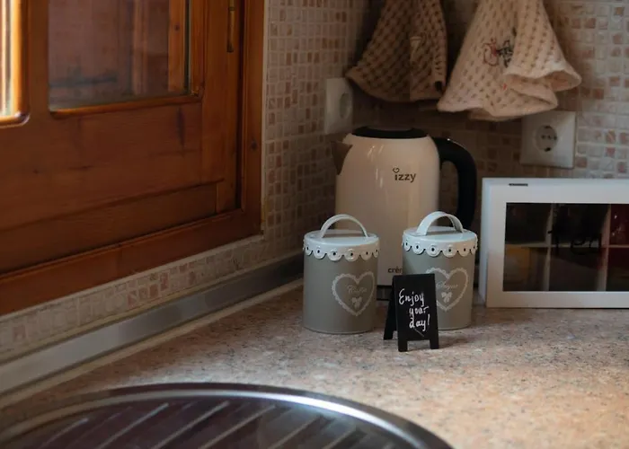 Cozy In Center With Private Parking! Tríkala