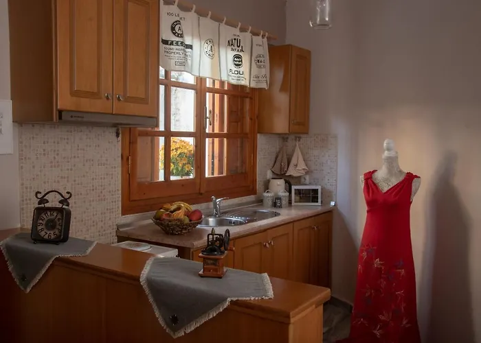 Cozy In Center With Private Parking! * Tríkala